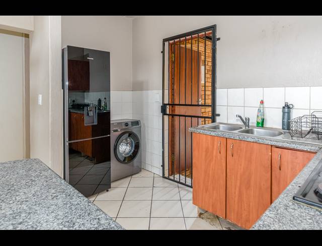 2 BEDROOM APARTMENT FOR SALE IN HONEYPARK